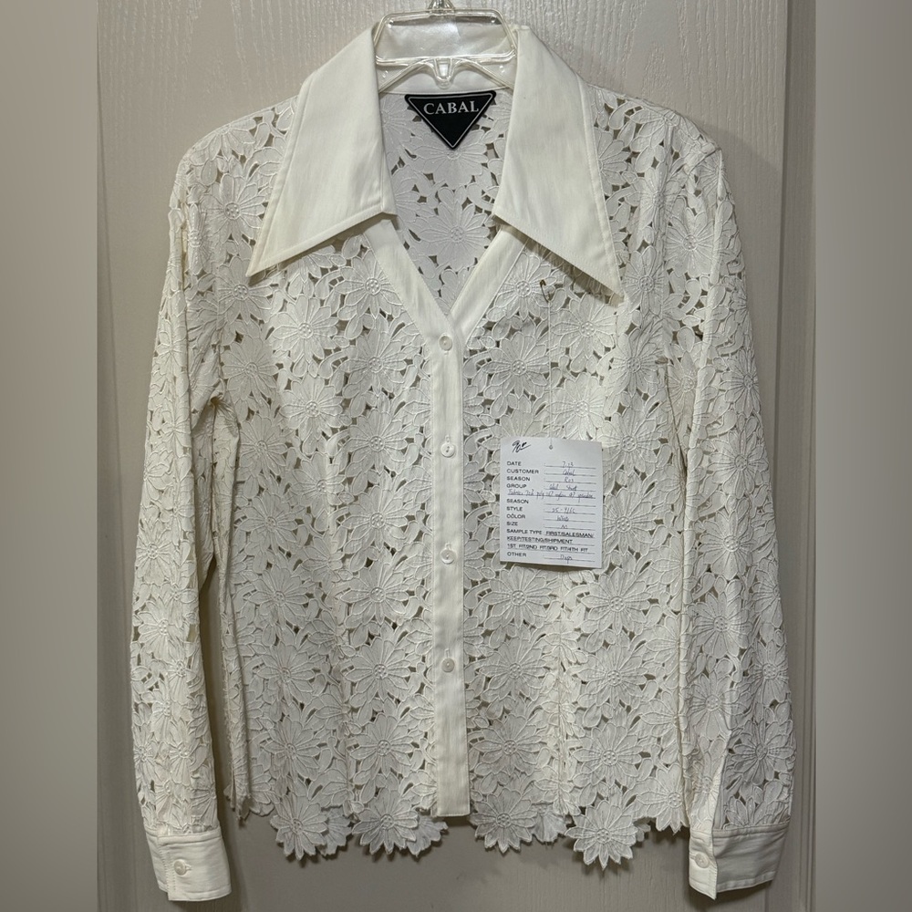 NWT “CABAL” EMBROIDERED LONG SLEEVE TOP, SIZE M, WHITE, STUNNINGLY BEAUTIFUL! ❤️